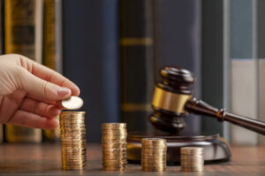 how much should a personal injury lawyer charge